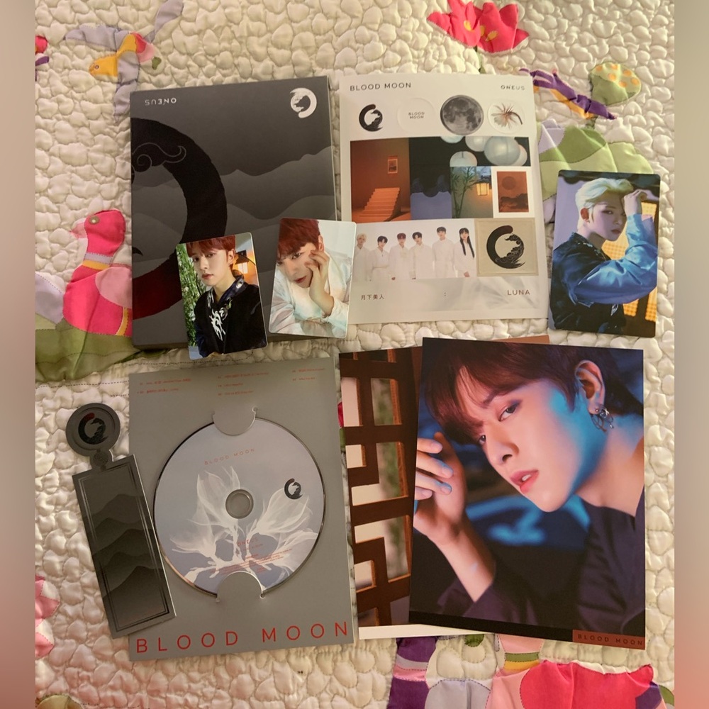 ONEUS Blood Moon Album Set with Photocards